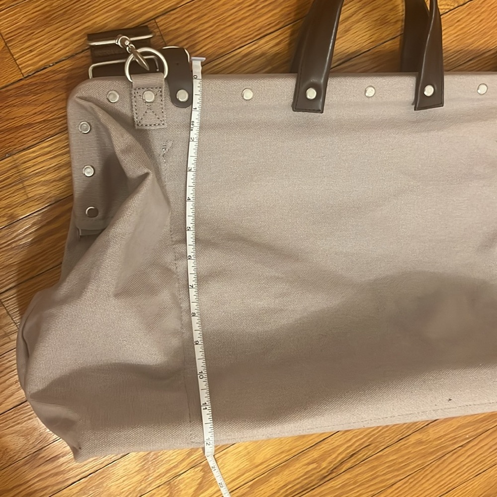 Minimalist Gray and Brown Weekender travel bag - Picture 13 of 13